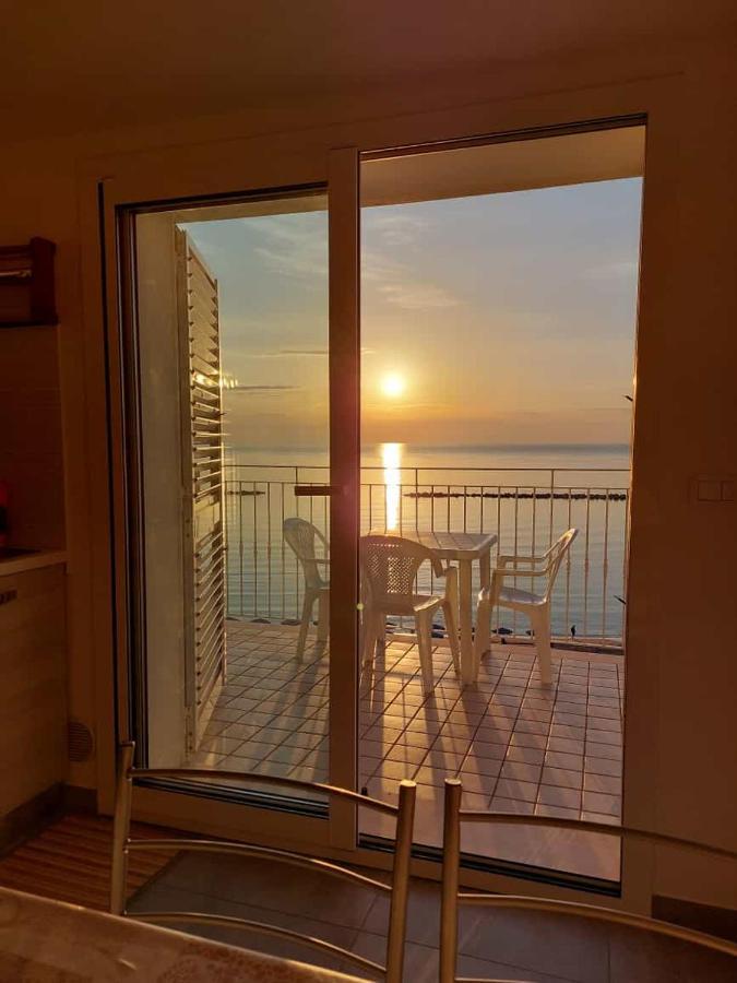 Attico Fronte Mare Martinsicuro Exterior foto